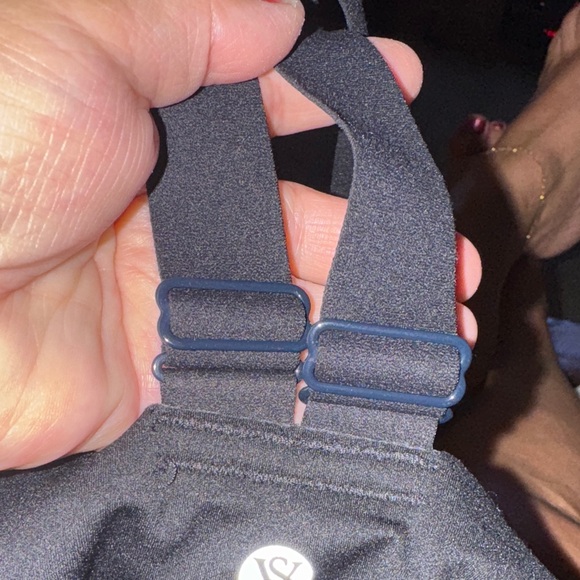 VS Elegant Black Women's Sport Bra, wireless, V Back straps adjustable. Cog - Picture 4 of 6